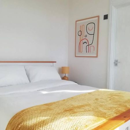 Cosy, Elegant Apartment In Heart Of Ludlow Town Eksteriør billede